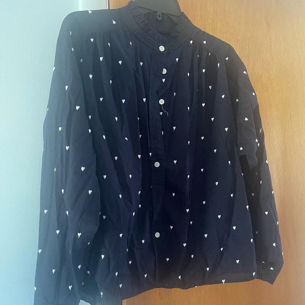 Women’s Loft Size Medium Blouse with Navy & White Hearts NWT